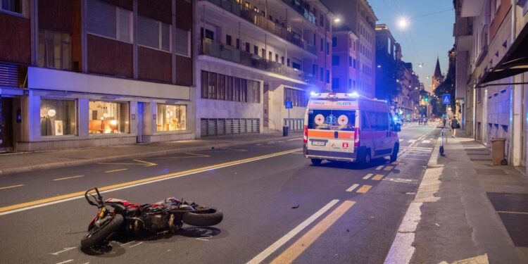 Ha attraversato la strada lontano dalle strisce