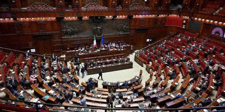 La proposta approvata all'unanimità con 312 sì