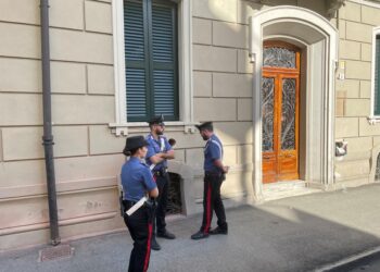 Carabinieri al lavoro per comprendere le ragioni della strage