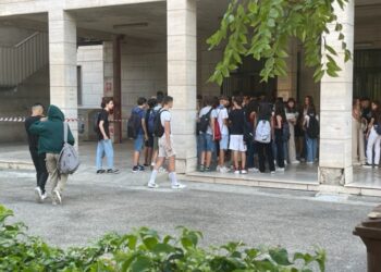 Ma diversi istituti hanno già iniziato tra lunedì e martedì