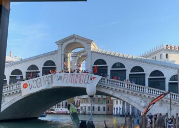 A Venezia manifestazione dell'Udu sul ponte