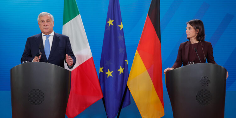 Ministro: 'Roma e Berlino per un'azione europea sui migranti'