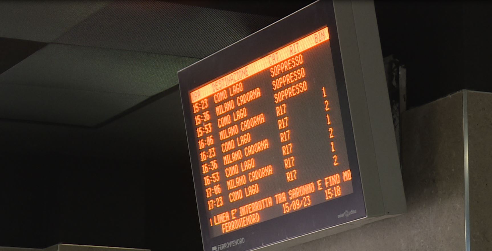 Como-Milano, guasto a un treno. Corse saltate o modificate. La rabbia dei pendolari