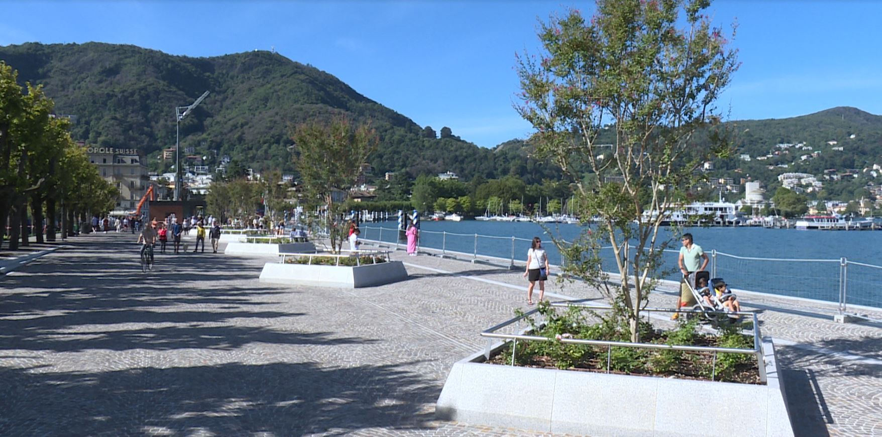 Lungolago di Como, test serali per l’illuminazione. Incognita sui tempi di arrivo delle panchine di Ico Parisi