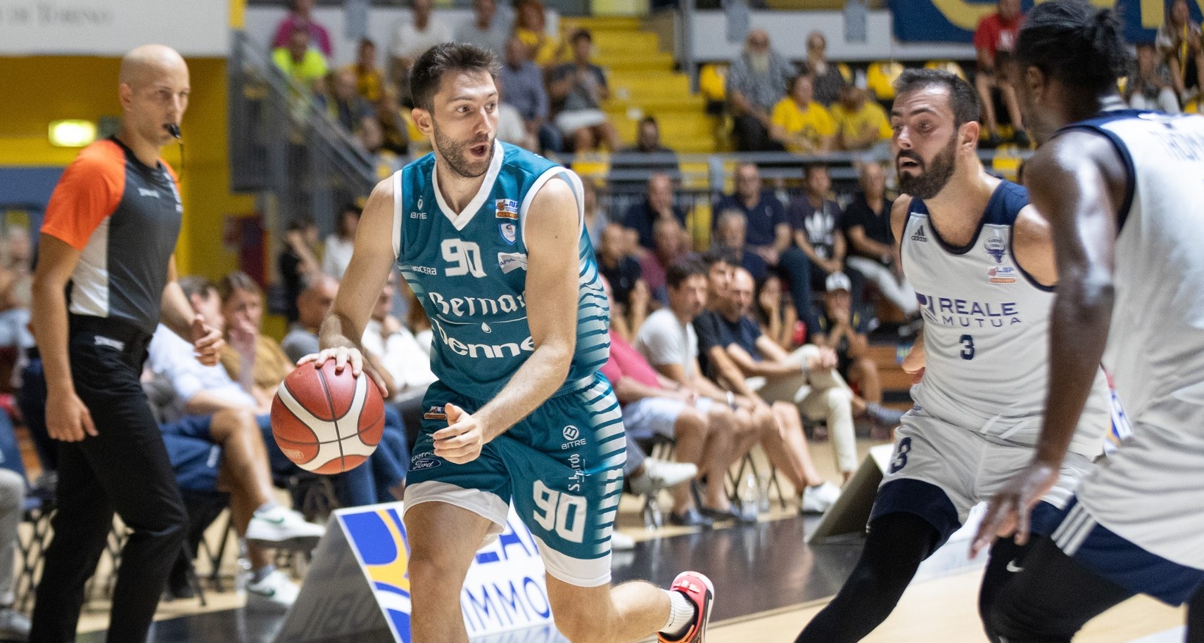 Inizia il campionato della Pallacanestro Cantù, esordio in trasferta contro la Juvi Cremona