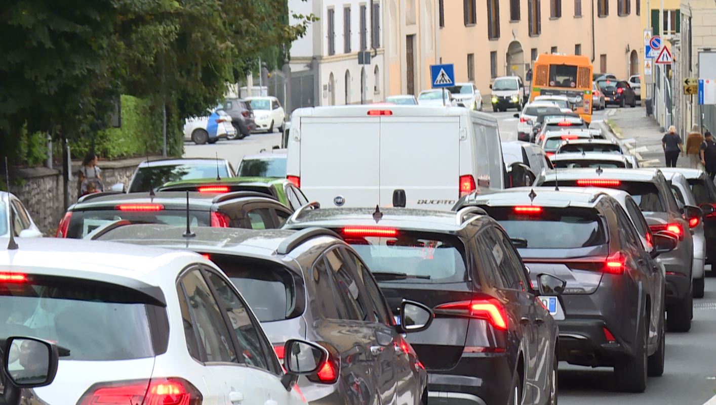 Lavori in A9, ripresa delle scuole e maltempo: viabilità comasca in tilt