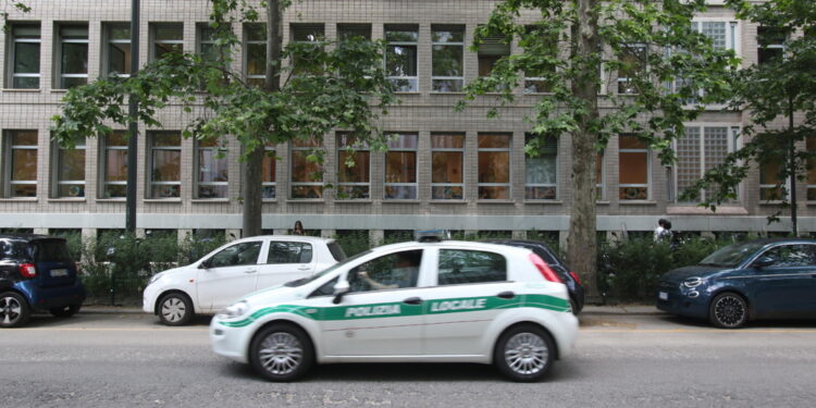 Pm: 'In condizioni critiche fu tenuta ammanettata per un'ora'