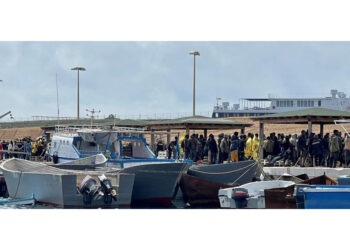 'Trattamento disumano in hotspot. Privati della libertà'