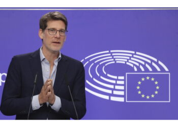 Hoekstra e Sefcovic dovranno rispondere a nuove domande