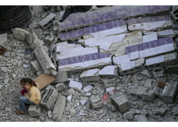 'Distrutti almeno 20 edifici nel raid israeliano a Jabalya'