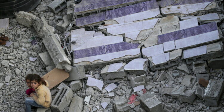 'Distrutti almeno 20 edifici nel raid israeliano a Jabalya'