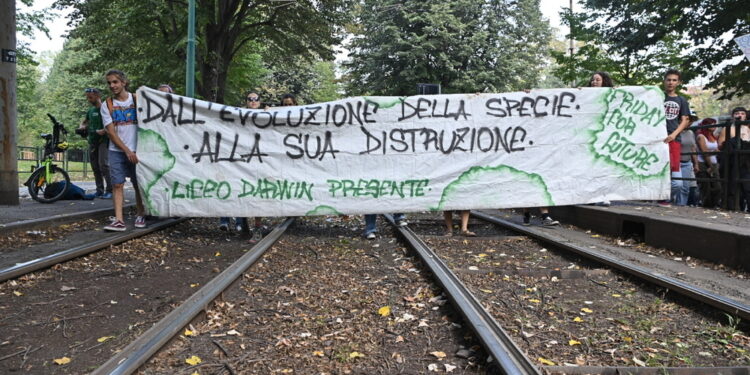 Si è chiuso in piazza Castello