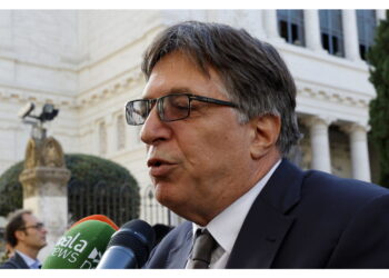 L'ambasciatore a Roma Alon Bar: 'Non abbiamo altra scelta'