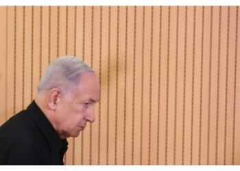 Dopo post che accusava vertici di non averlo informato su Hamas