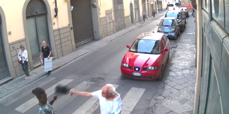 Ex campione di atletica assalito in strada