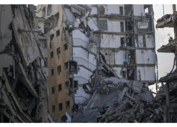 'Colpiti dai raid israeliani'