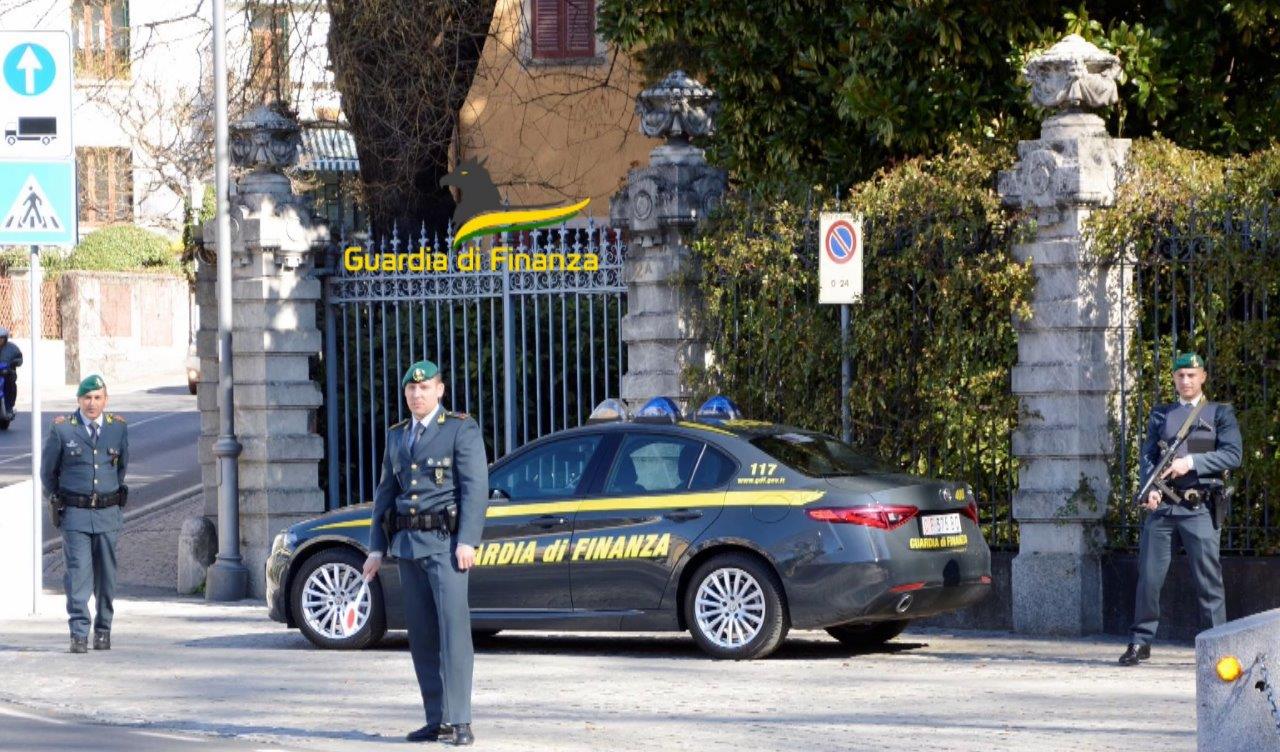 Frontalieri in Svizzera e Francia. Ma incassavano il reddito di cittadinanza