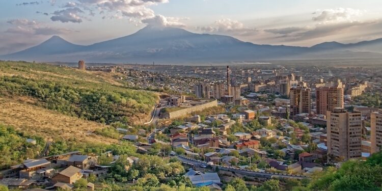 Una panoramica di Yerevan, capitale dell'Armenia