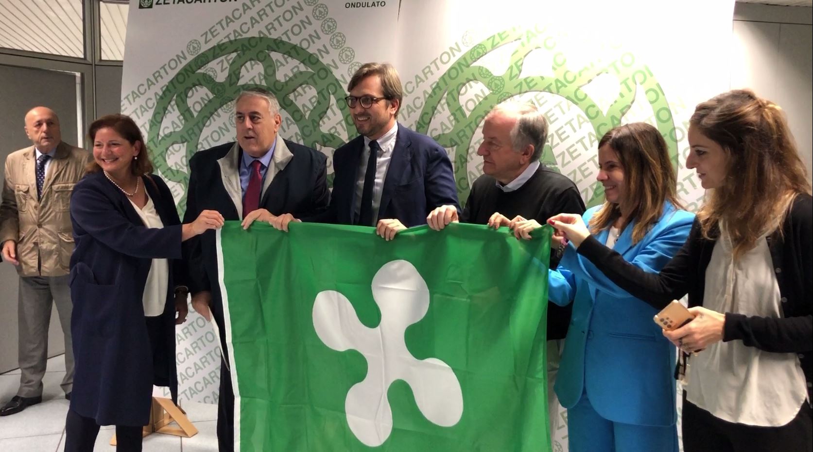 Tappa dell’assessore regionale Guidesi a Senna Comasco: la visita istituzionale all’azienda Zetacarton