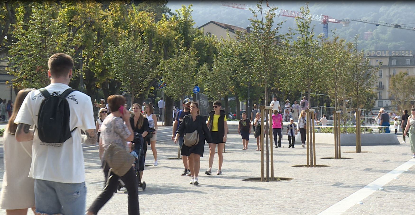 Lungolago di Como senza panchine. Il sindaco: “Saranno posizionate a fine cantiere”