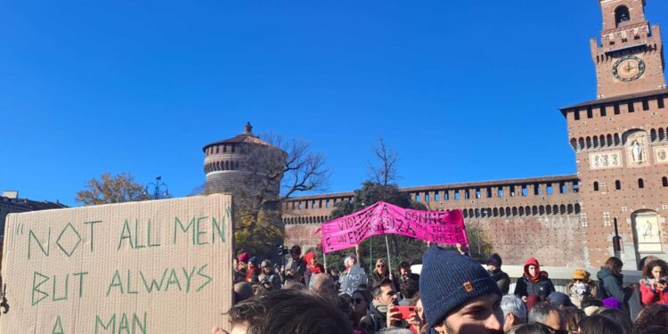 In piazza letti i nomi delle vittime nel 2023