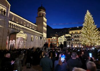 Inaugurato il tradizionale mercatino nel centro storico