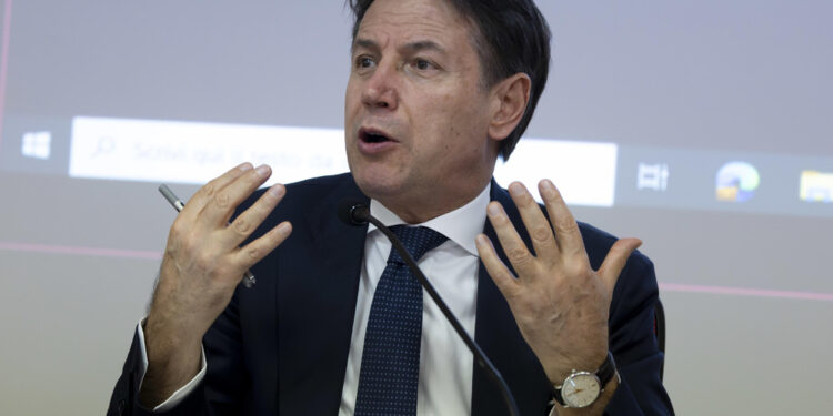 Leader M5s parla ad evento a Roma tre