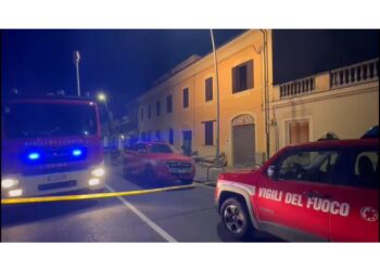 Hanno riportato ustioni e si sospetta inalazione di fumi