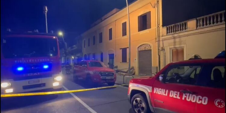 Hanno riportato ustioni e si sospetta inalazione di fumi