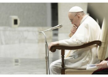 In Aula Paolo Vi lascia la lettura dei testi ad un collaboratore