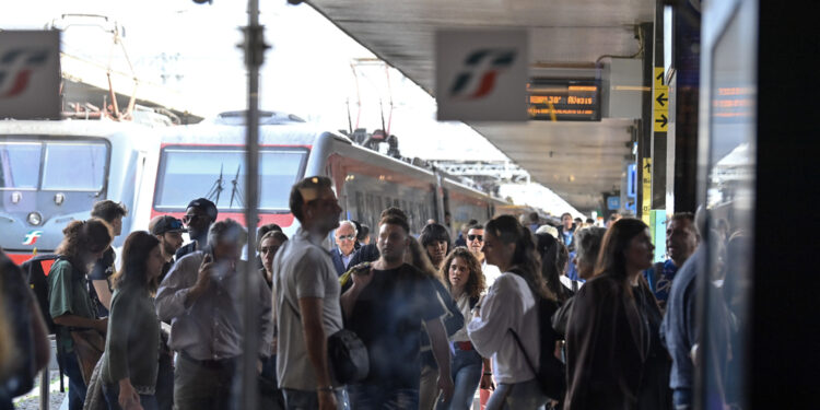 Lo annuncia la Regione. Resta allerta rossa ma finisce emergenza