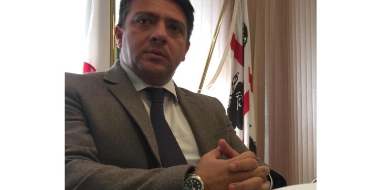 Indagato per abuso d'ufficio. I suoi legali