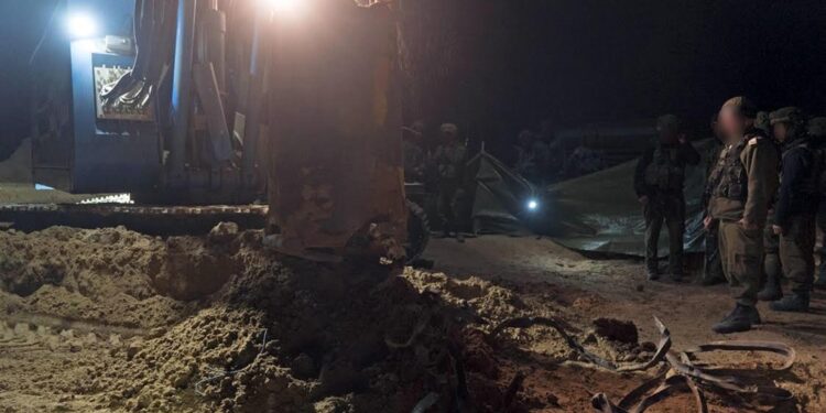'I miliziani uscivano da un tunnel. L'offensiva avanza'