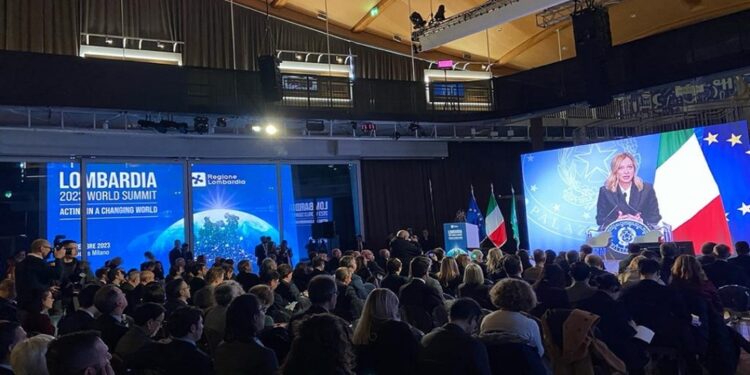 Aperto il World Summit della Regione. Fontana 'è il rilancio'