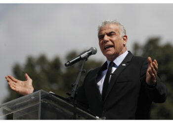 Lapid: 'Lavorare per portare a casa anche altri rimasti a Gaza'