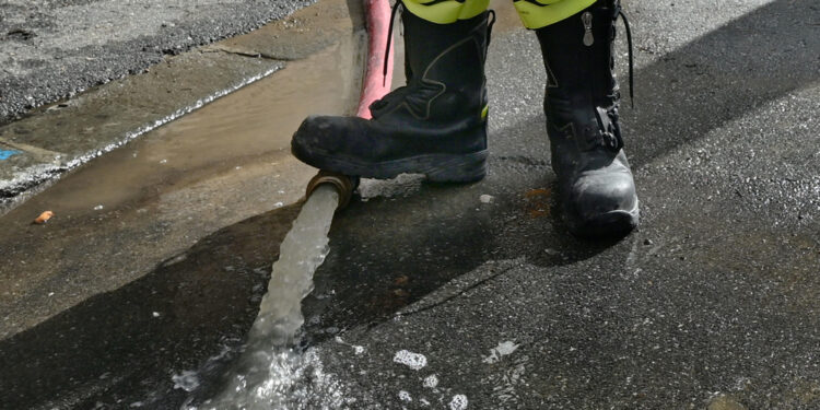 Soccorso con una scala