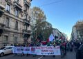 Cartellone pro Hamas e insulti a Israele