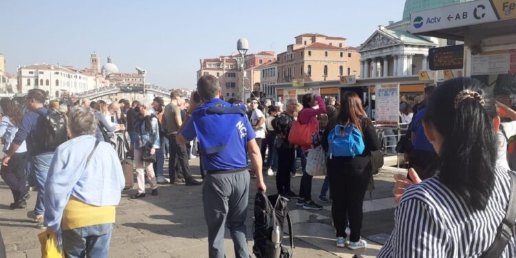 Turisti giornalieri pagheranno il contributo nei weekend