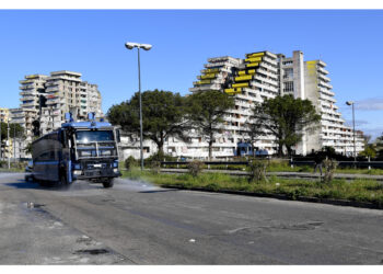 Definì cafoni gli affiliati e fu vittima di un agguato a Scampia