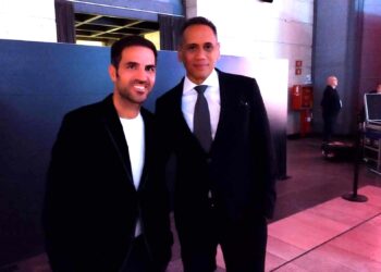 Da sinistra, Cesc Fabregas e Mirwan Suwarso