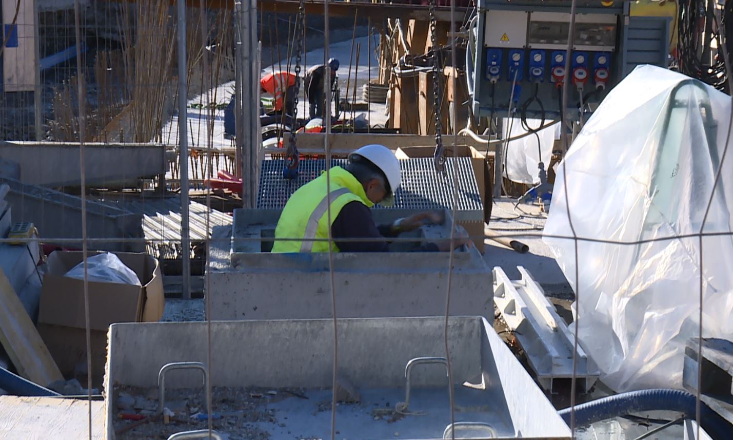 Paratie, altri due mesi di ritardo per l’esondazione. Piazza Cavour non riaprirà prima di febbraio