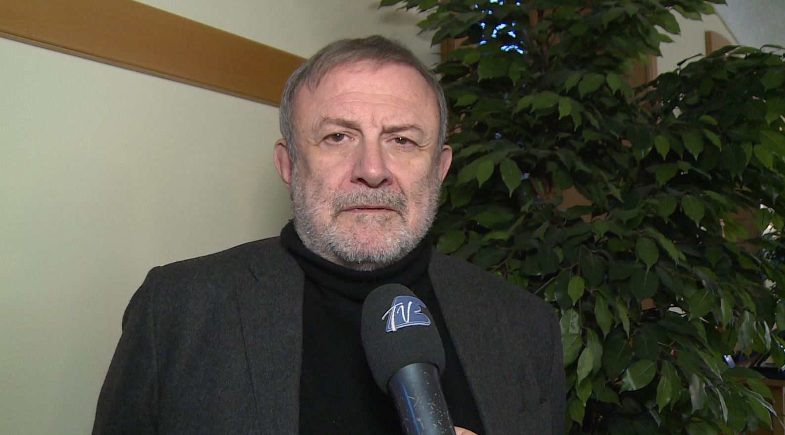 Tappa comasca per “L’indignato speciale”. Pamparana: “In Lombardia la burocrazia divora il cittadino”