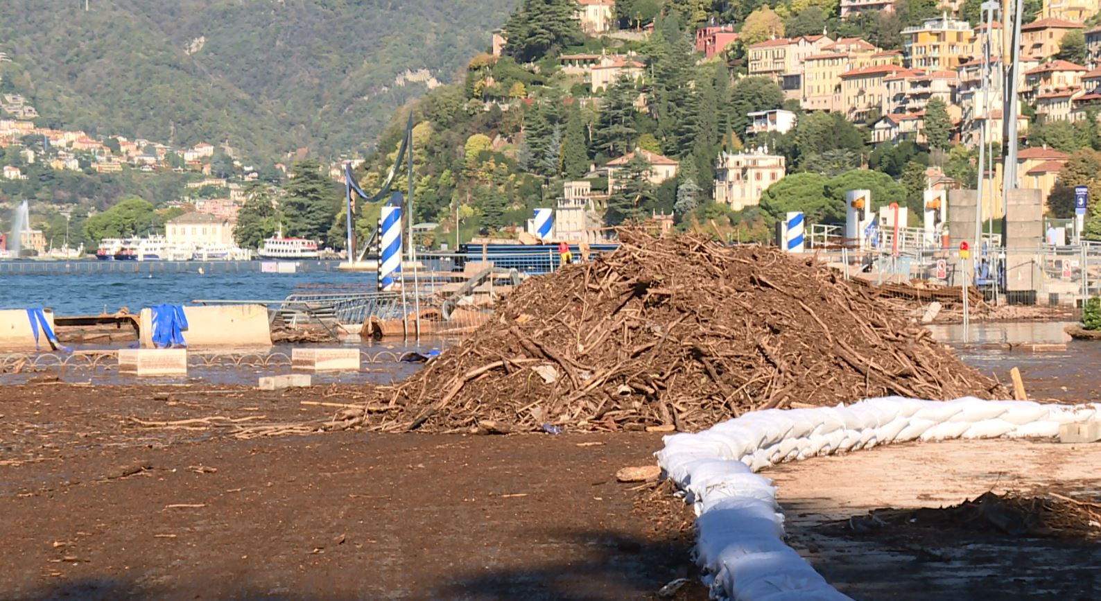 Esondazione del Lario, la riapertura del lungolago prevista per la prossima settimana