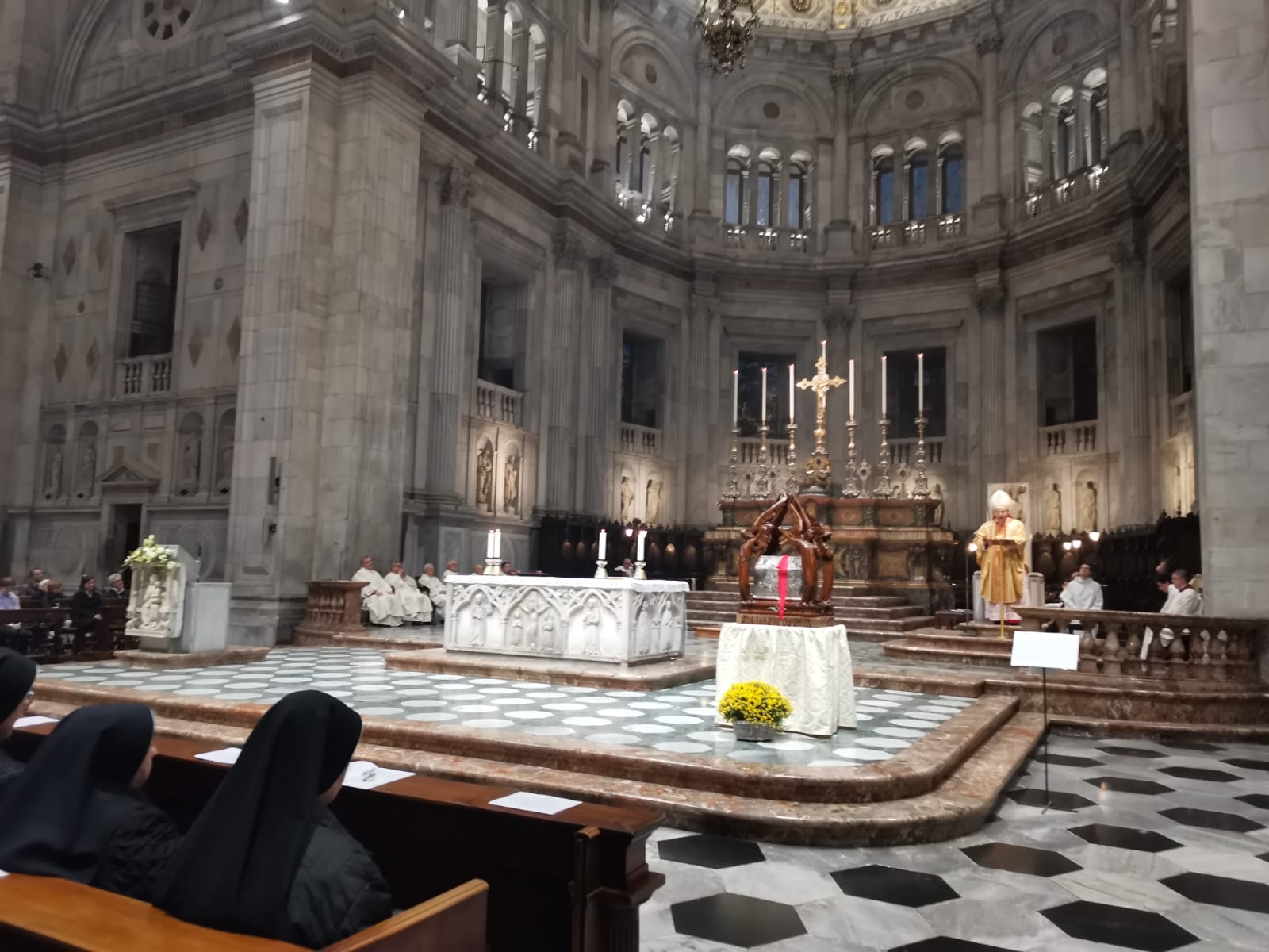 Solennità di Tutti i Santi, in Duomo il pontificale presieduto dal cardinale Cantoni