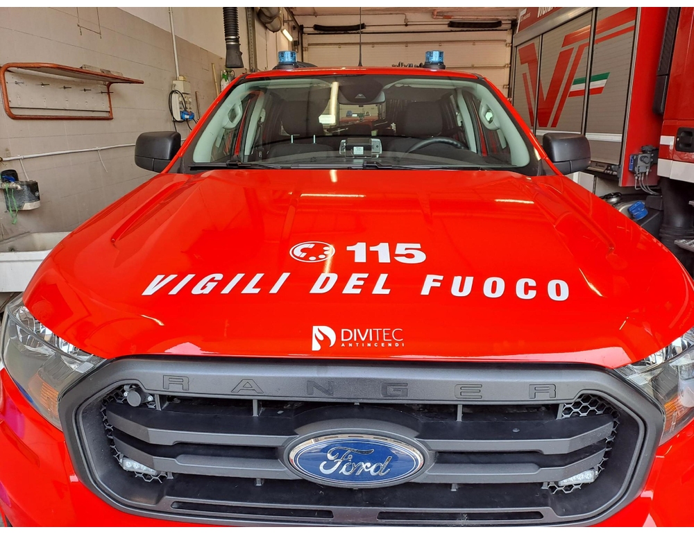 A fuoco passeggini in androne, mamma e figlio intossicati