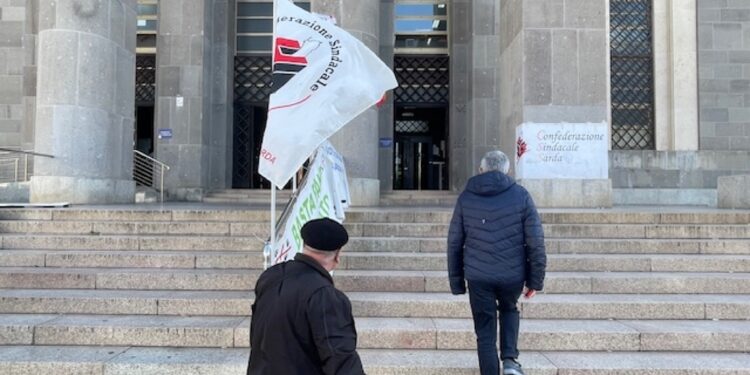 Processo per presunti abusi edilizi. "Basta pane avvelenato"