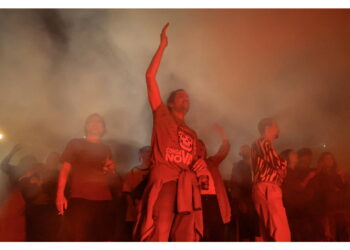 Manifestazioni in molte città