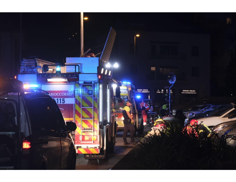 Auto si scontra con bus, morti due coniugi nel Salernitano