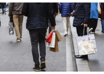 Per i doni spesi in media 189 euro a testa