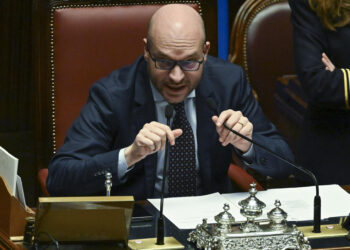Il presidente della Camera: 'Il che non vuol dire paralizzarsi'